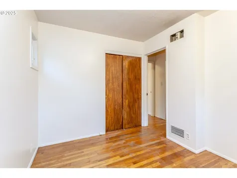 2604 SW Mitchell Court Portland OR 97239