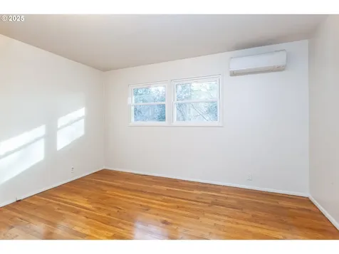 2604 SW Mitchell Court Portland OR 97239