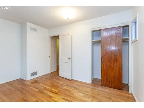 2604 SW Mitchell Court Portland OR 97239
