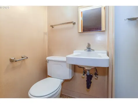 2604 SW Mitchell Court Portland OR 97239