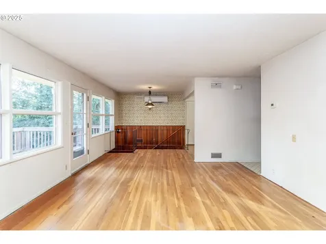 2604 SW Mitchell Court Portland OR 97239