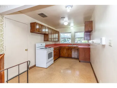 2604 SW Mitchell Court Portland OR 97239