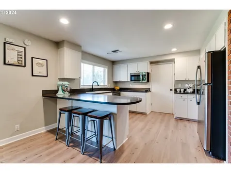 216 Woodlane Drive Springfield OR 97477