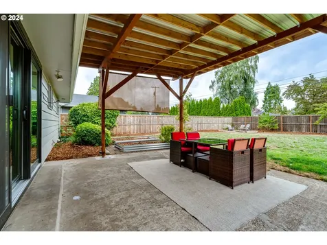 216 Woodlane Drive Springfield OR 97477