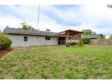 216 Woodlane Drive Springfield OR 97477