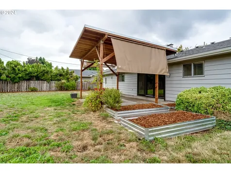 216 Woodlane Drive Springfield OR 97477