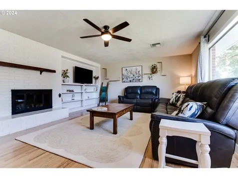 216 Woodlane Drive Springfield OR 97477