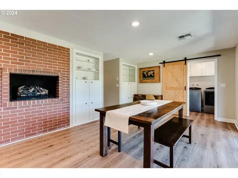 216 Woodlane Drive Springfield OR 97477