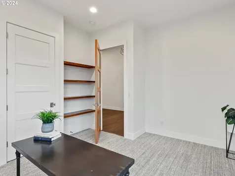 19011 Nw 19th Avenue Ridgefield WA 98642
