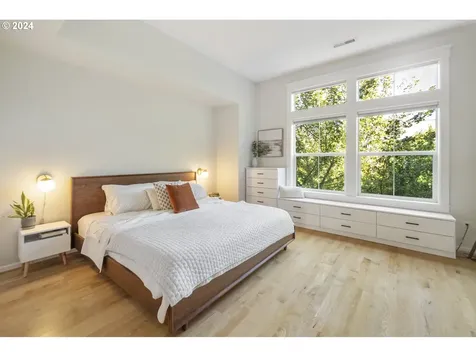 8831 SE 12th Avenue Portland OR 97202