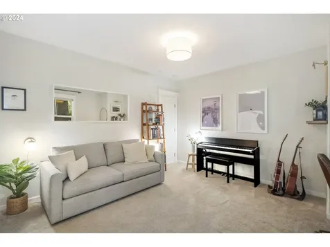 8831 SE 12th Avenue Portland OR 97202