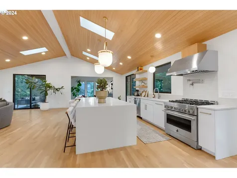 16915 Greentree Avenue Lake Oswego OR 97034