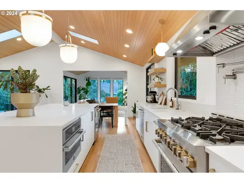 16915 Greentree Avenue Lake Oswego OR 97034