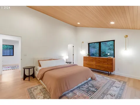 16915 Greentree Avenue Lake Oswego OR 97034