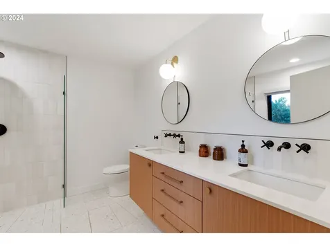 16915 Greentree Avenue Lake Oswego OR 97034