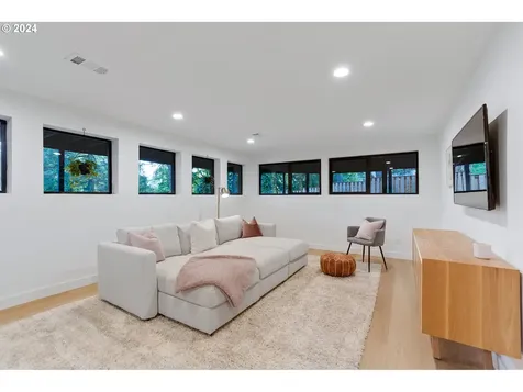 16915 Greentree Avenue Lake Oswego OR 97034