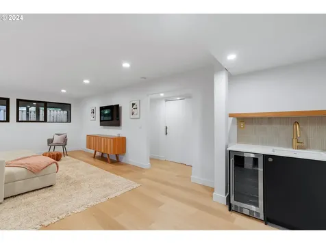 16915 Greentree Avenue Lake Oswego OR 97034