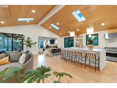 16915 Greentree Avenue Lake Oswego OR 97034