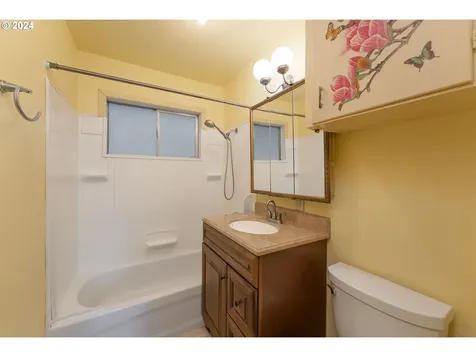 474 Se Eastwood Street Roseburg OR 97470