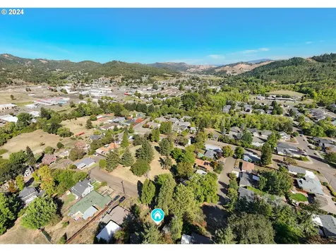 474 Se Eastwood Street Roseburg OR 97470