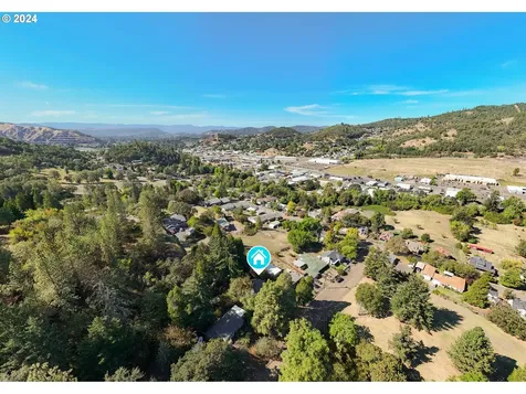 474 Se Eastwood Street Roseburg OR 97470