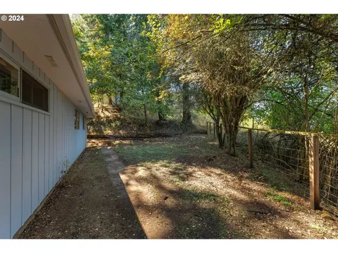 474 Se Eastwood Street Roseburg OR 97470