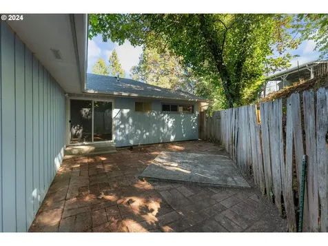 474 Se Eastwood Street Roseburg OR 97470