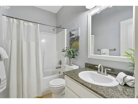 4205 NW 127th Street Vancouver WA 98685