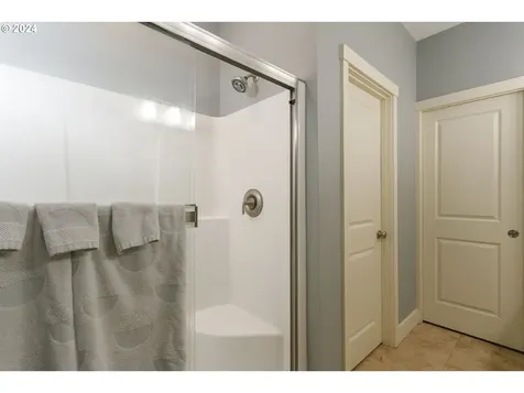 4205 NW 127th Street Vancouver WA 98685