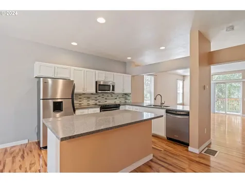 783 SW Dillan Drive Beaverton OR 97006