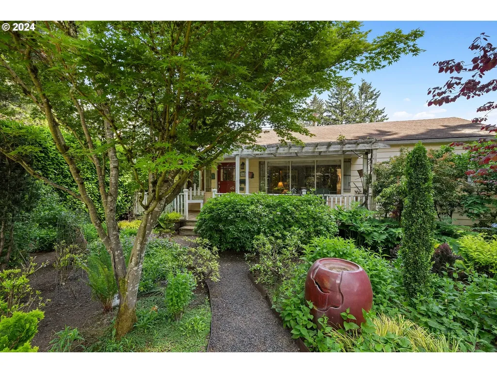 761 8th Street Lake Oswego OR 97034
