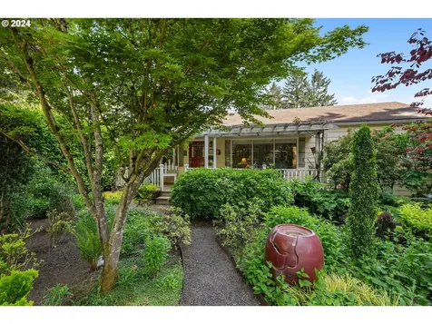 761 8th Street Lake Oswego OR 97034