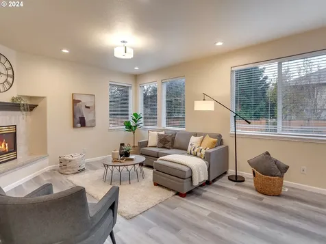 991 NE Rogahn Street Hillsboro OR 97124