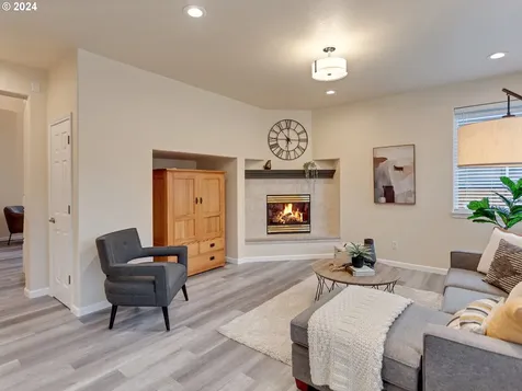 991 NE Rogahn Street Hillsboro OR 97124