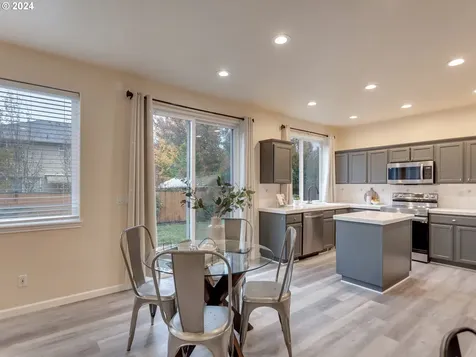991 NE Rogahn Street Hillsboro OR 97124