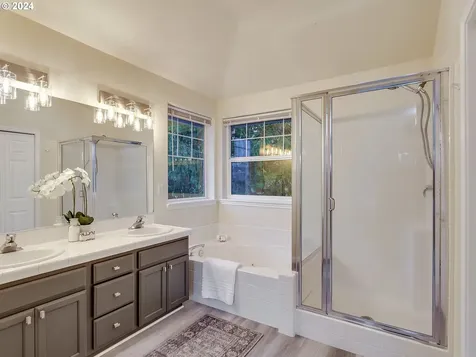 991 NE Rogahn Street Hillsboro OR 97124