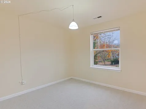 991 NE Rogahn Street Hillsboro OR 97124