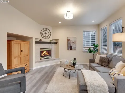 991 NE Rogahn Street Hillsboro OR 97124