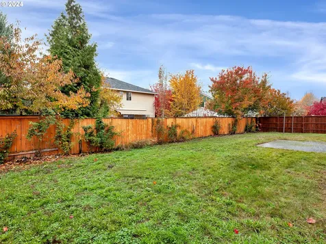 991 NE Rogahn Street Hillsboro OR 97124