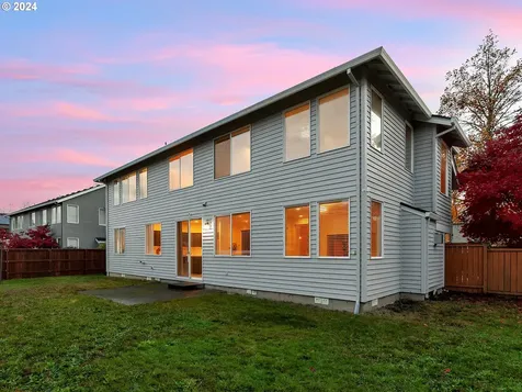 991 NE Rogahn Street Hillsboro OR 97124