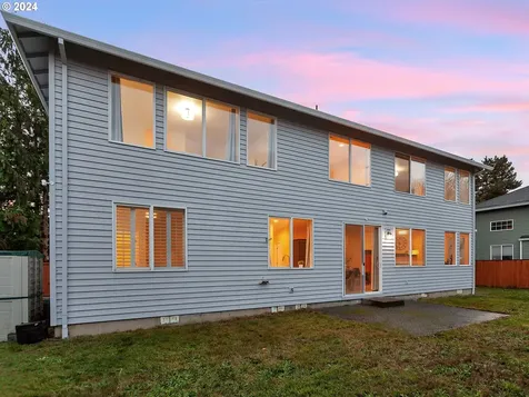 991 NE Rogahn Street Hillsboro OR 97124