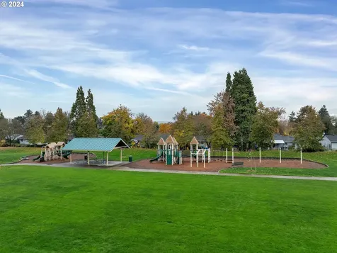 991 NE Rogahn Street Hillsboro OR 97124
