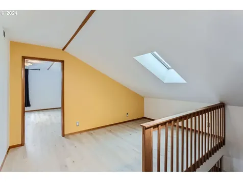 33 Ne Graham Street Portland OR 97212