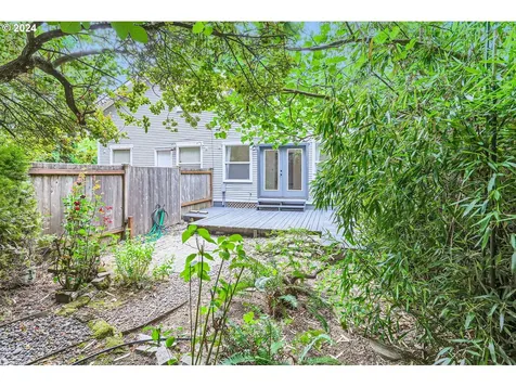 33 Ne Graham Street Portland OR 97212