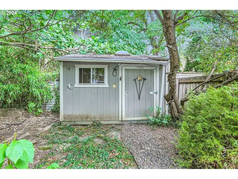 33 Ne Graham Street Portland OR 97212