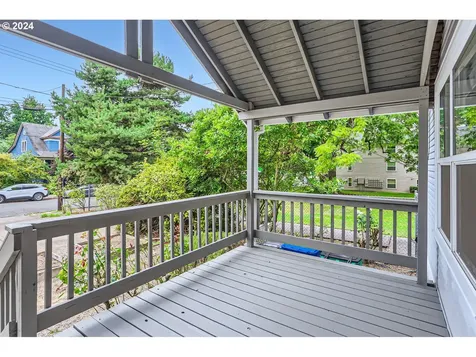 33 Ne Graham Street Portland OR 97212