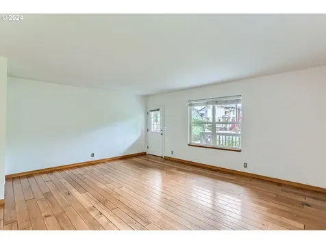 33 Ne Graham Street Portland OR 97212
