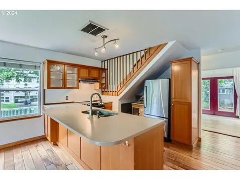 33 Ne Graham Street Portland OR 97212