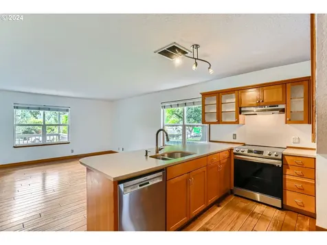 33 Ne Graham Street Portland OR 97212