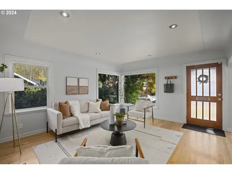 7539 N Hurst Avenue Portland OR 97203